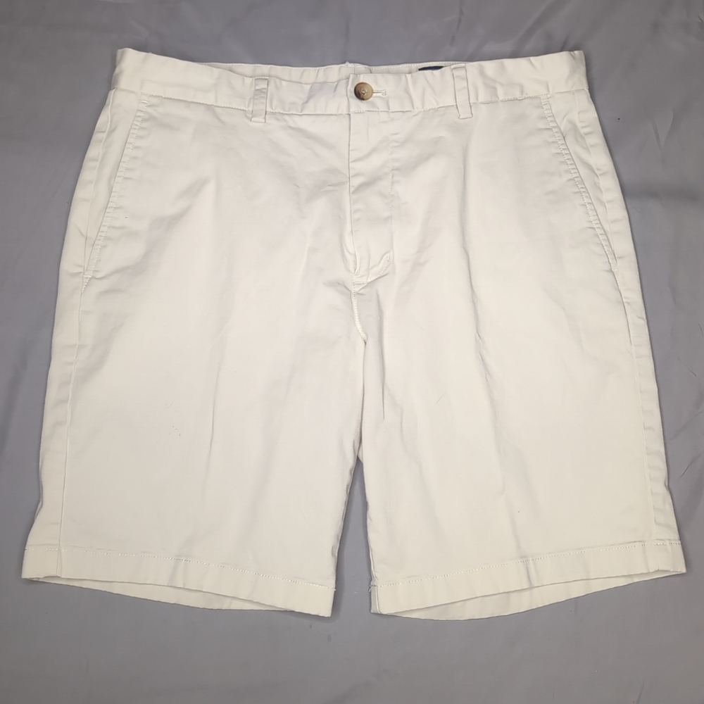 Vineyard Vines White Flat Front Shorts